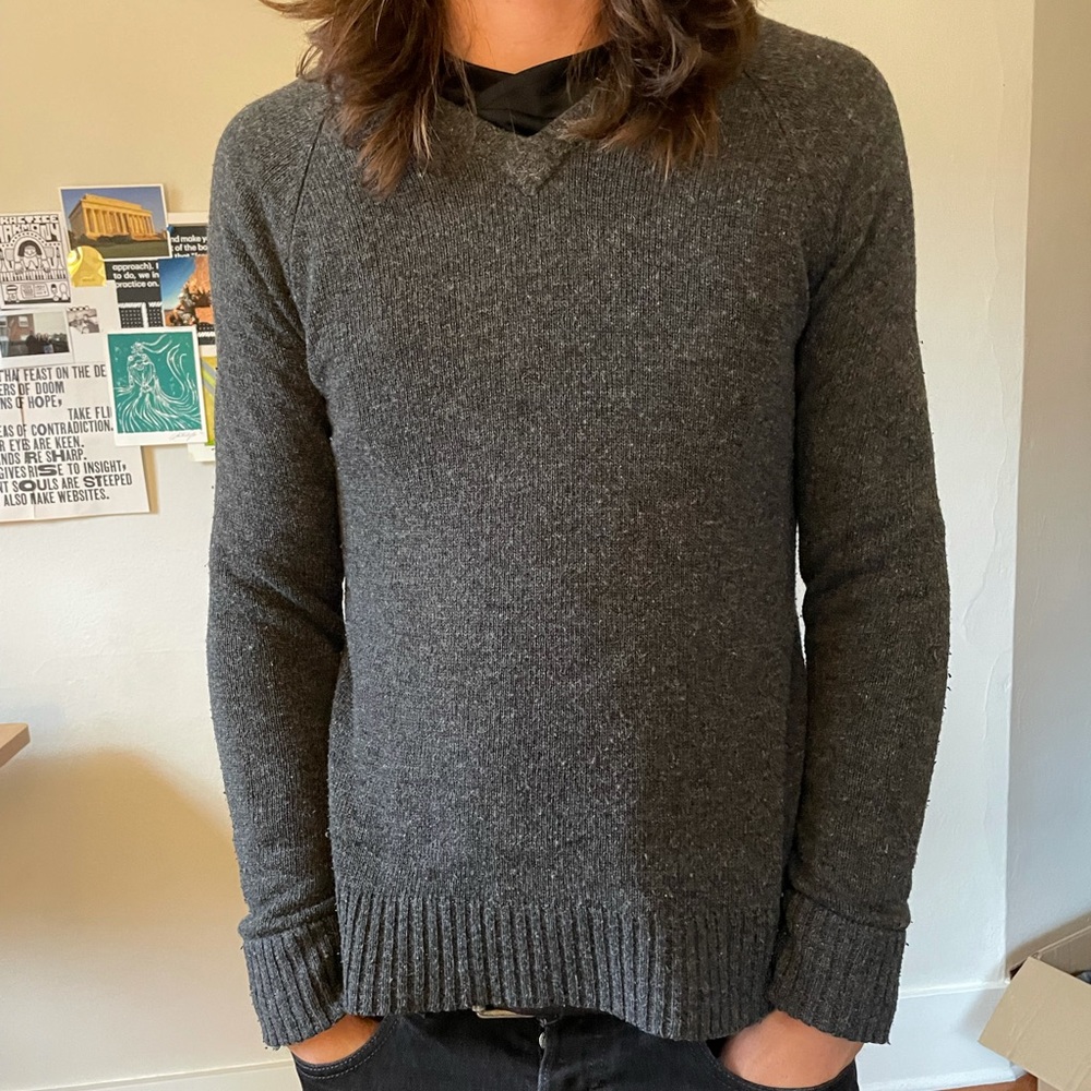 BDG Wool Sweater. Men’s Small
